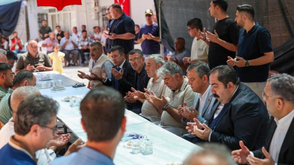 Malatya'ya Gelen Özel'den Şehit Ailesine Taziye Ziyareti