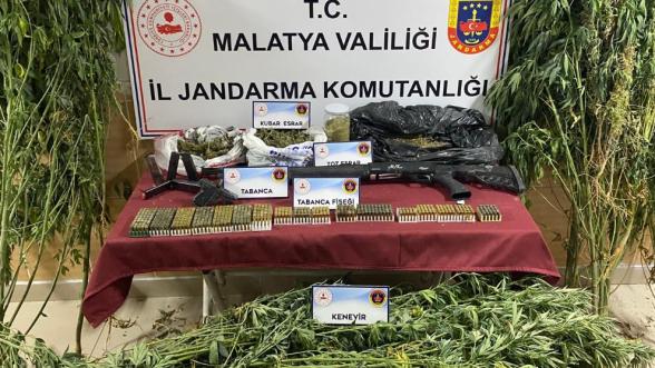 Jandarma'dan Yeşilyurt'ta Uyuşturucu Baskını: Bir Zanlı Gözaltında