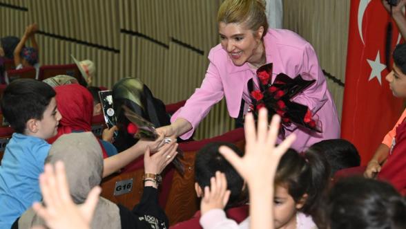  Ölmeztoprak, Çocuklarla Sinemada Buluştu: "TEKNOFEST ve NEXT'i Tanıtalım"