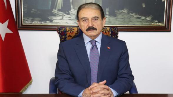 "Omuz omuza vererek her türlü zorluğun üstesinden geleceğiz"
