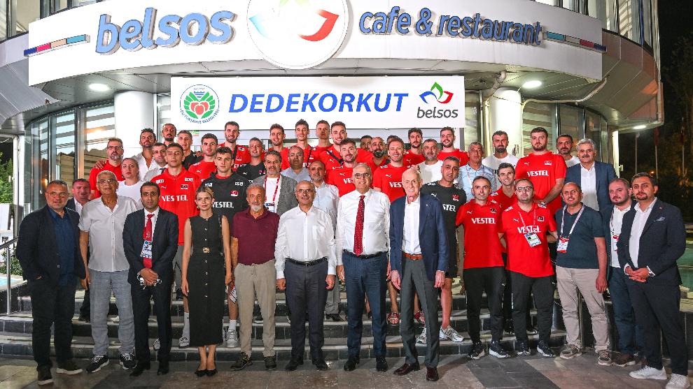 Malatya Büyükşehir Belediye Başkanı Sami Er, Milli Voleybolcuları Ağırladı