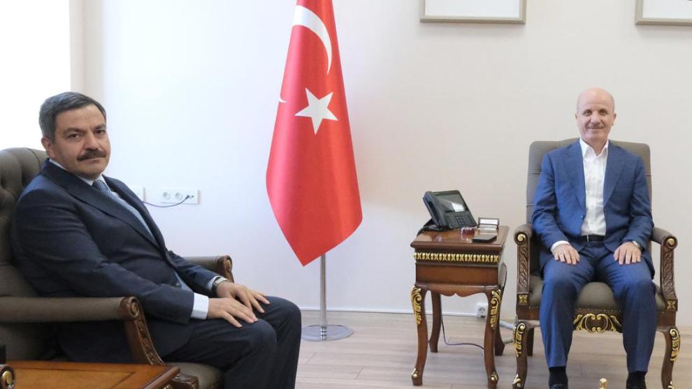 Rektör Bentli, YÖK Başkanı Özvar'ı Ziyaret Ederek Yeni Programlar Talep Etti