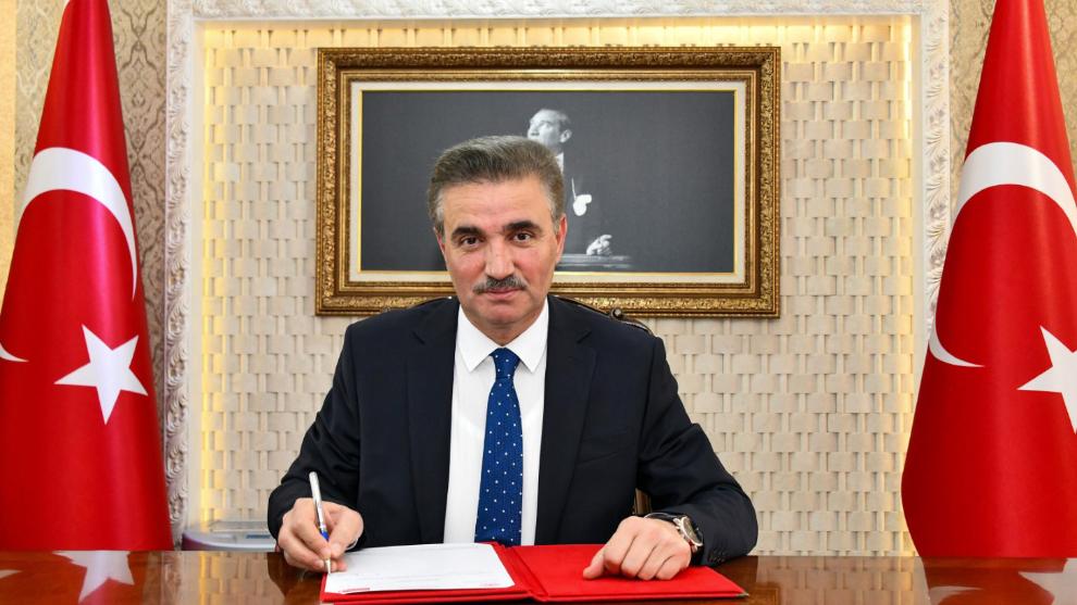 Vali Baruş'un babası vefat etti