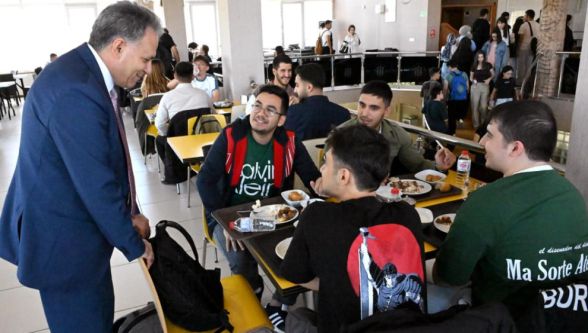 İnönü Üniversitesi Rektörü'nden Öğrencilere Yakın Temas