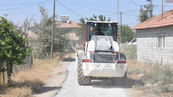Kırsal mahallelerimize de aynı hassasiyetle hizmet götürmeye çalışıyoruz