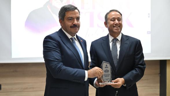 Koç Holding Desteğiyle Malatya'da Kenan Işık Amfisi Kuruldu