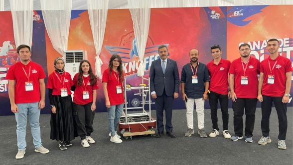 Malatya Turgut Özal Üniversitesi Öğrencileri TEKNOFEST 2025 Finalinde