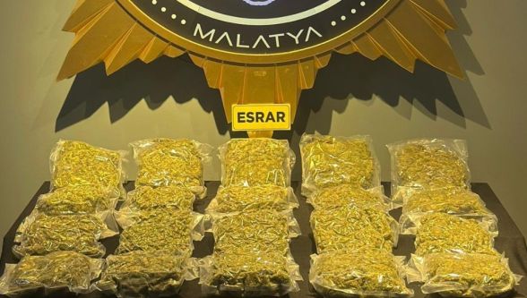 Operasyon yapıldı, tır yükü taşıyamadı