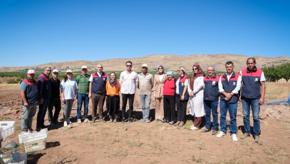 "Toprağa yatırım yapmanın mutluluğunu yaşıyoruz"