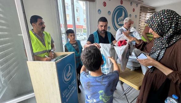 Ülkü Ocakları kampanyası: Küçük kalplere umut