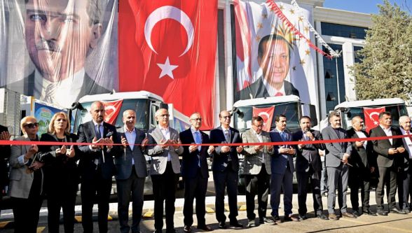 Yeşilyurt'un Yeniden İnşasına Güçlü Destek: 200 Milyon TL'lik Araç Yatırımı