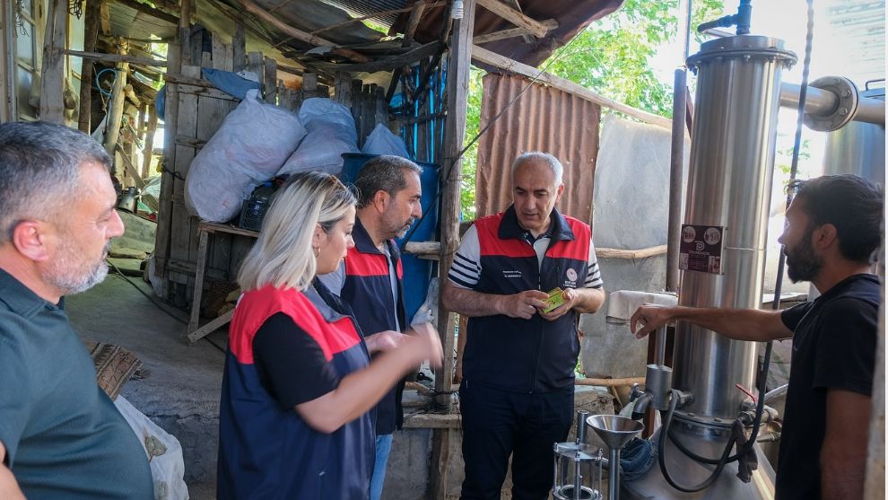 Karadut yetiştiriciliği ve tıbbi-aromatik bitki üretimi yapan çiftçilere özel ziyaret