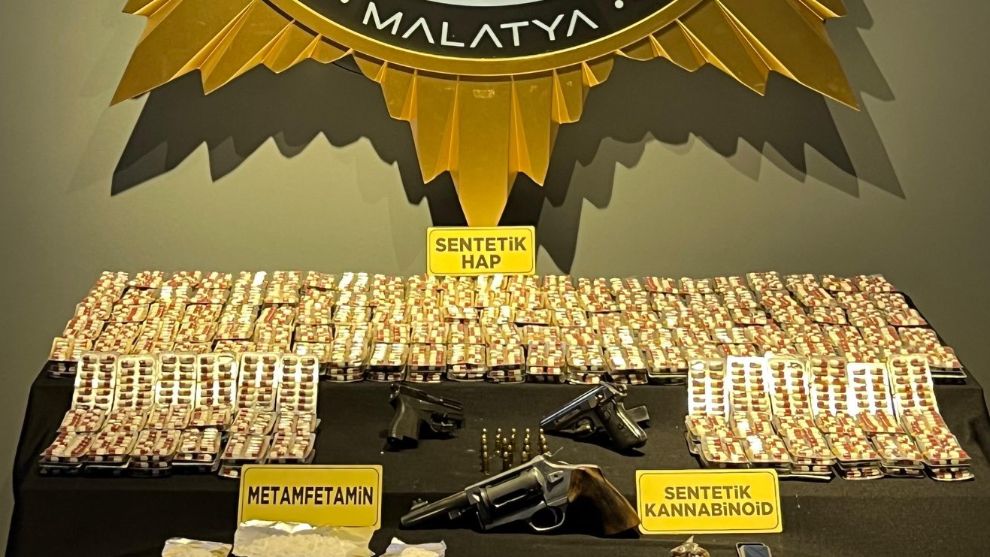 Narkotik Ekipleri 3 Mahallede Operasyon Yaptı: binlerce hap, 3 Gözaltı