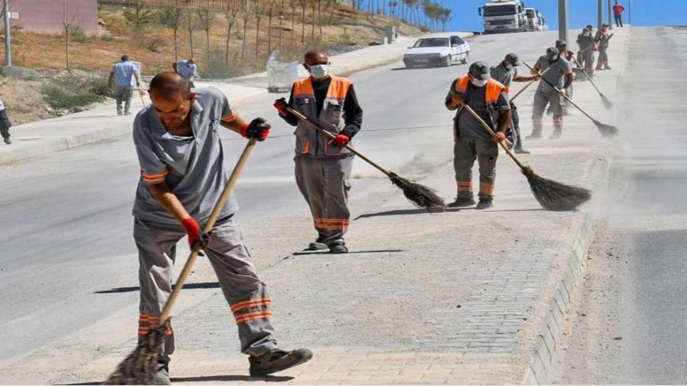 Yeşilyurt Belediyesi İkizce TOKİ ve Sanayi Sitesinde Temizlik Yaptı