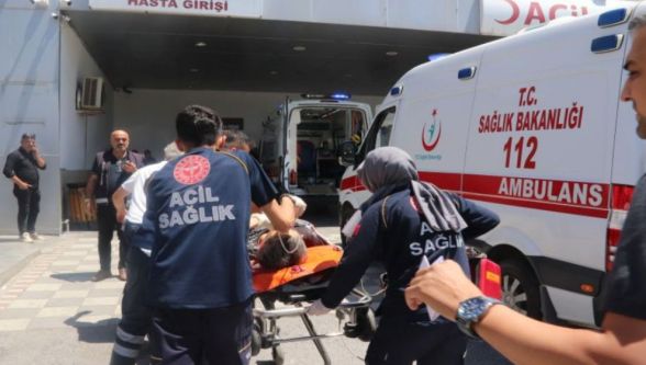 Annesini ve 2 akrabasını öldüren polisin davası ertelendi 