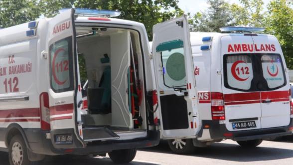 Battalgazi'de Otomobil ve Çapa Motoru Çarpıştı: 3 Yaralı