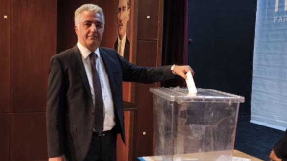 İYİ Parti Yeşilyurt'ta Alper Karakurt İlçe Başkanı Seçildi