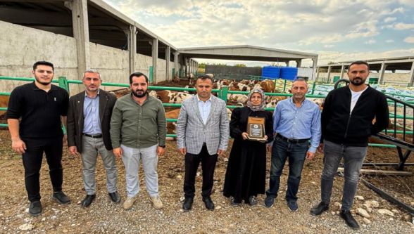 Kadın Girişimci Hafure Adak'a TOBB Malatya'dan Plaket