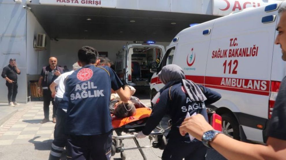 Annesini ve 2 akrabasını öldüren polisin davası ertelendi