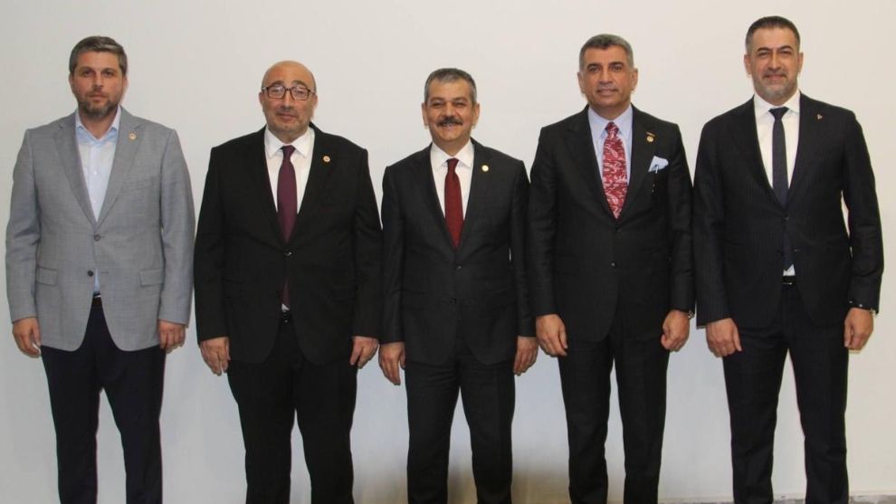 Elazığ'ın Tüm Dertlerini Bitiren 5 Vekilden Tescil Şakası!..
