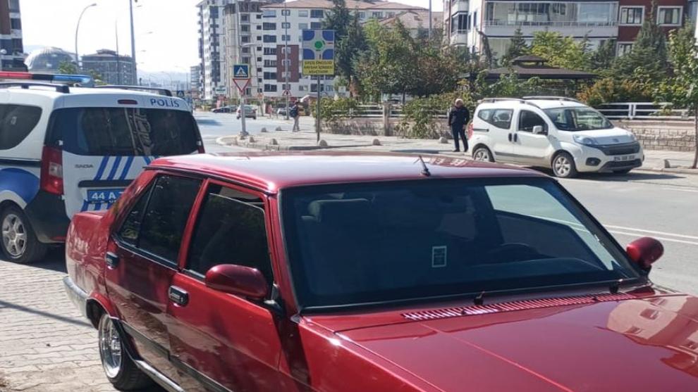 Malatya'da 19 Yaşındaki Sürücü Polisten Kaçarken Kaza Yaptı