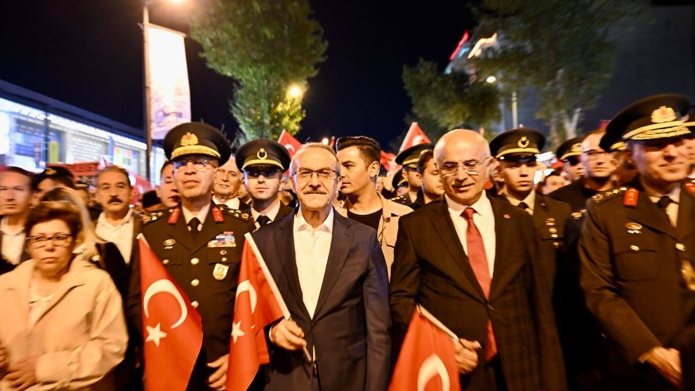 Malatya'da 29 Ekim Kutlamaları: Çelenk, Kortej ve Bando Konseri