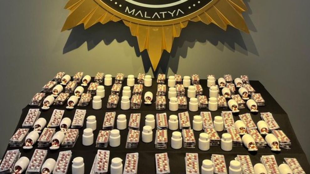 Malatya'da Araçta 7 Bin 881 Uyuşturucu Hap Ele Geçirildi