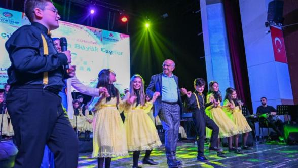 Çocuk Korosu Konserinde Duygu Dolu Anlar Yaşandı