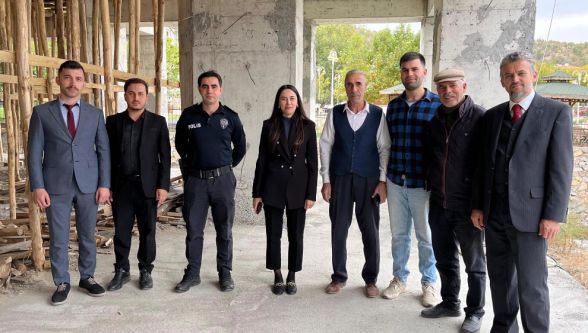 Kaymakam Nas,  Doğanyol'daki Cami ve Salon İnşaatlarını İnceledi