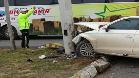 Malatya'da İki Otomobil Çarpıştı, İki Sürücü Yaralandı.