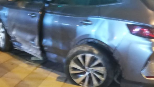 Malatya'da İki Otomobil Kavşakta Çarpıştı: 3 Kişi Yaralı