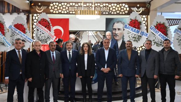 MHP İl Başkanı Gökhan Gök ve Yücel Kazancıoğlu Genel Kurula Katıldı