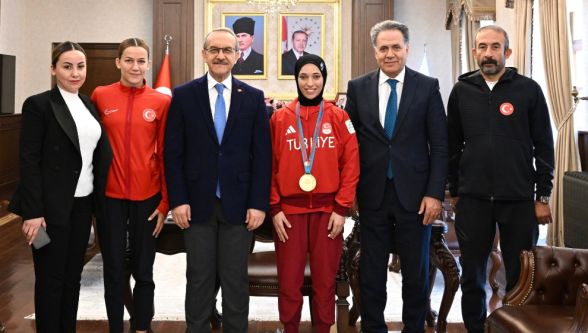 Vali Seddar Yavuz, Milli Boksörleri Ağırladı: Şampiyonlara Tebrik
