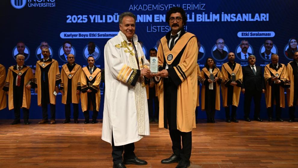 İnönü'de Bu İsimlere Plaket Takdim Edildi