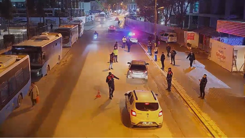 Malatya'da Emniyetten 13 İlçede Eş Zamanlı ‘Huzur 44' Uygulaması