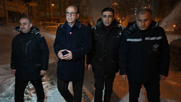 Başkan Geçit Gece Mesaisinde Karla Mücadeleyi Denetledi