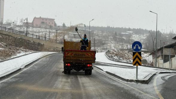 Battalgazi'de Kar Önlemleri: Tuz Stokları ve Ekipler Hazır