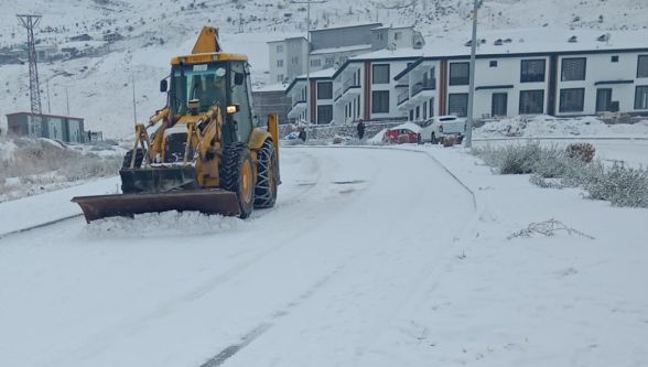 Battalgazi'de Karla Mücadele Çalışmaları Sürüyor