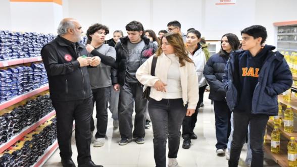 İyilik Dersini Sıralarda Değil Sahada Aldılar