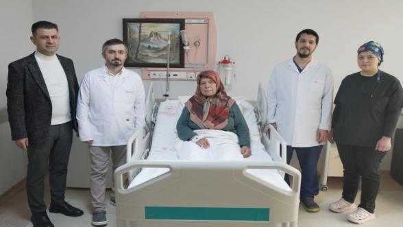 Malatya'da 2,2 Kiloluk Dev Tümör Başarıyla Alındı