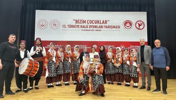 Malatyalı Çocuklardan Halk Oyunlarında Türkiye Üçüncülüğü