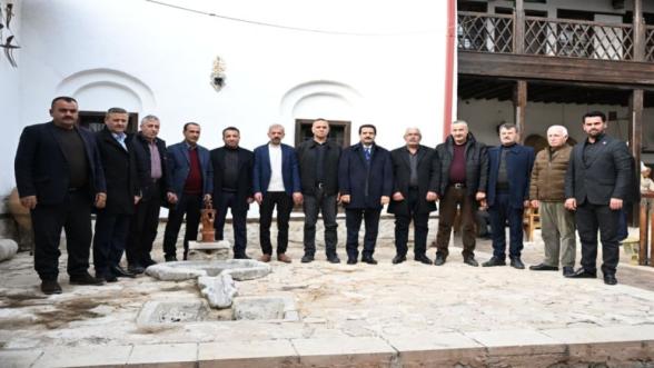 Muhtarlar Konuştu, Başkan Not Aldı: Hizmet Kervanı Durmuyor