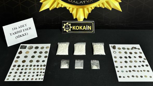 Narkotikçiler, Hem Kokaini Hem de Defineyi Buldu!