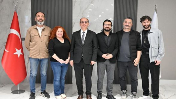 "Tüm sanatçılarımıza ve yönetmenlerimize teşekkür ediyorum"