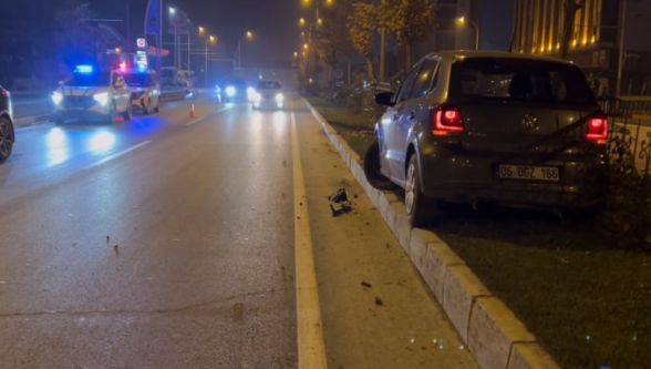 Yola Atlayan Köpeğe Çarpmamak İsteyen Sürücü Yaralandı