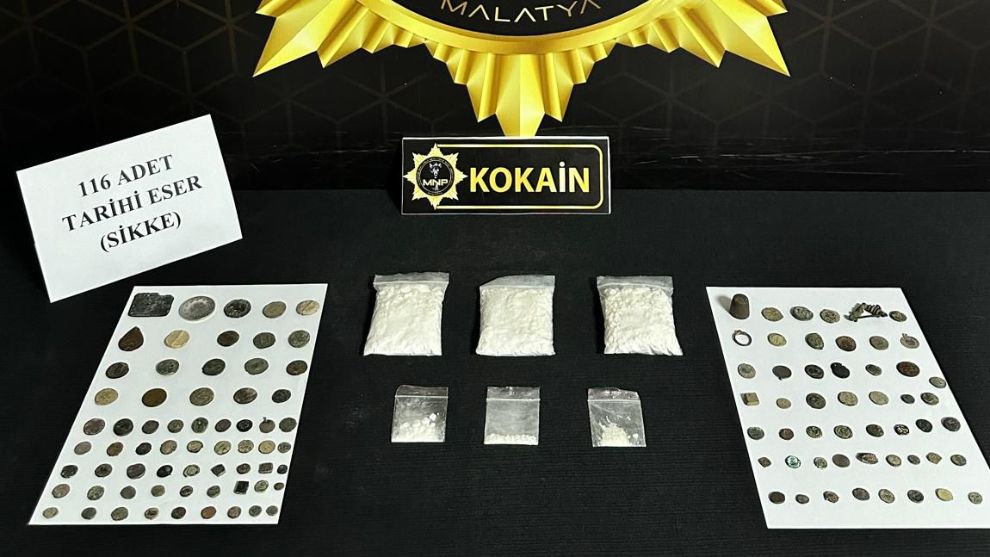 Narkotikçiler, Hem Kokaini Hem de Defineyi Buldu!