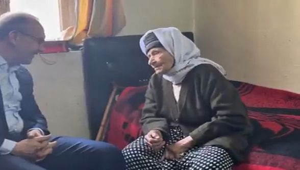 Bir asırlık tebessüm: Bessey Nine Vali Yavuz'u ağırladı!