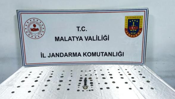 Jandarmadan baskın, otomobil antikaya döndü!