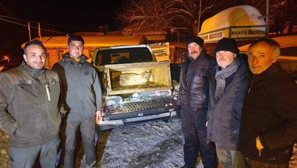 Kışın Acı Yüzü: Dağ Keçisi Köye Sığındı