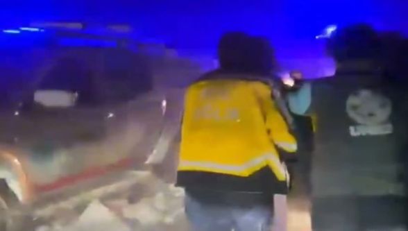 Malatya'da Kar Esareti: UMKE Mahsur Kalan Hastayı Kurtardı